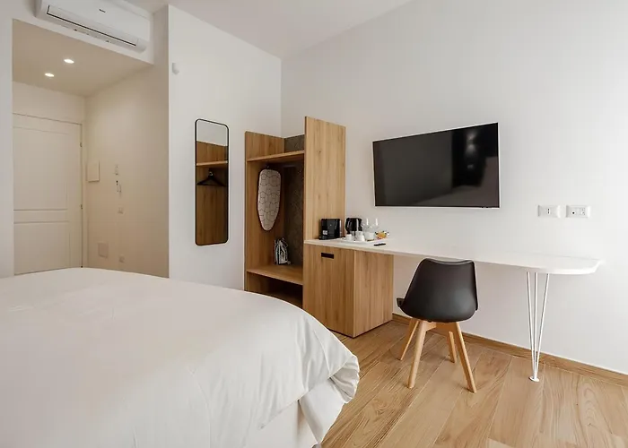 בית הארחה Pompei Central 4*